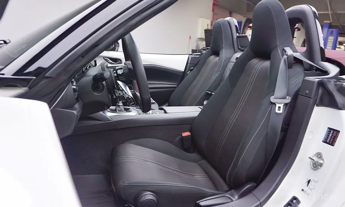 Фото 11 - Mazda MX-5 Miata