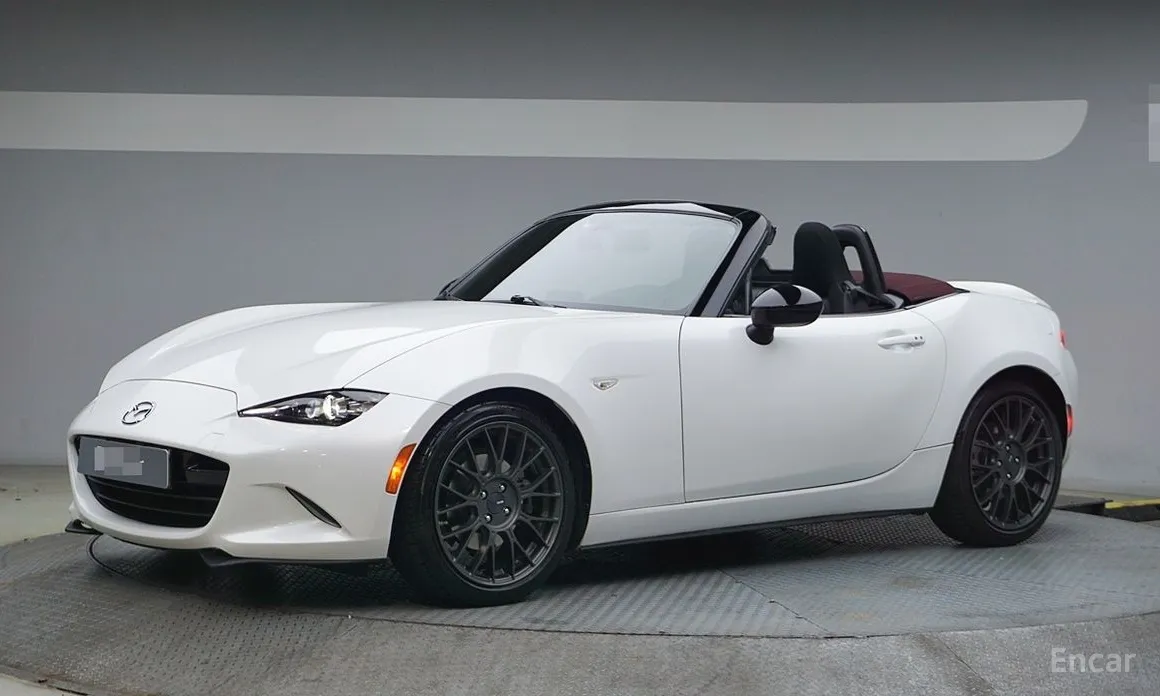 Фото 13 - Mazda MX-5 Miata