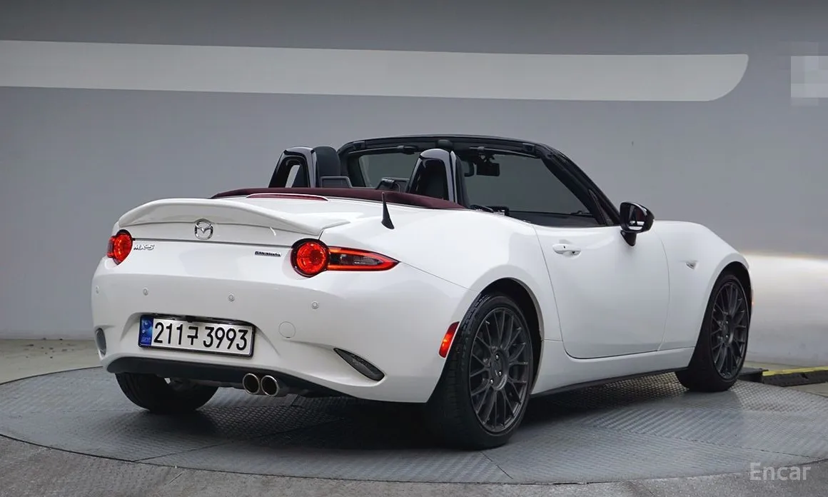 Фото 14 - Mazda MX-5 Miata