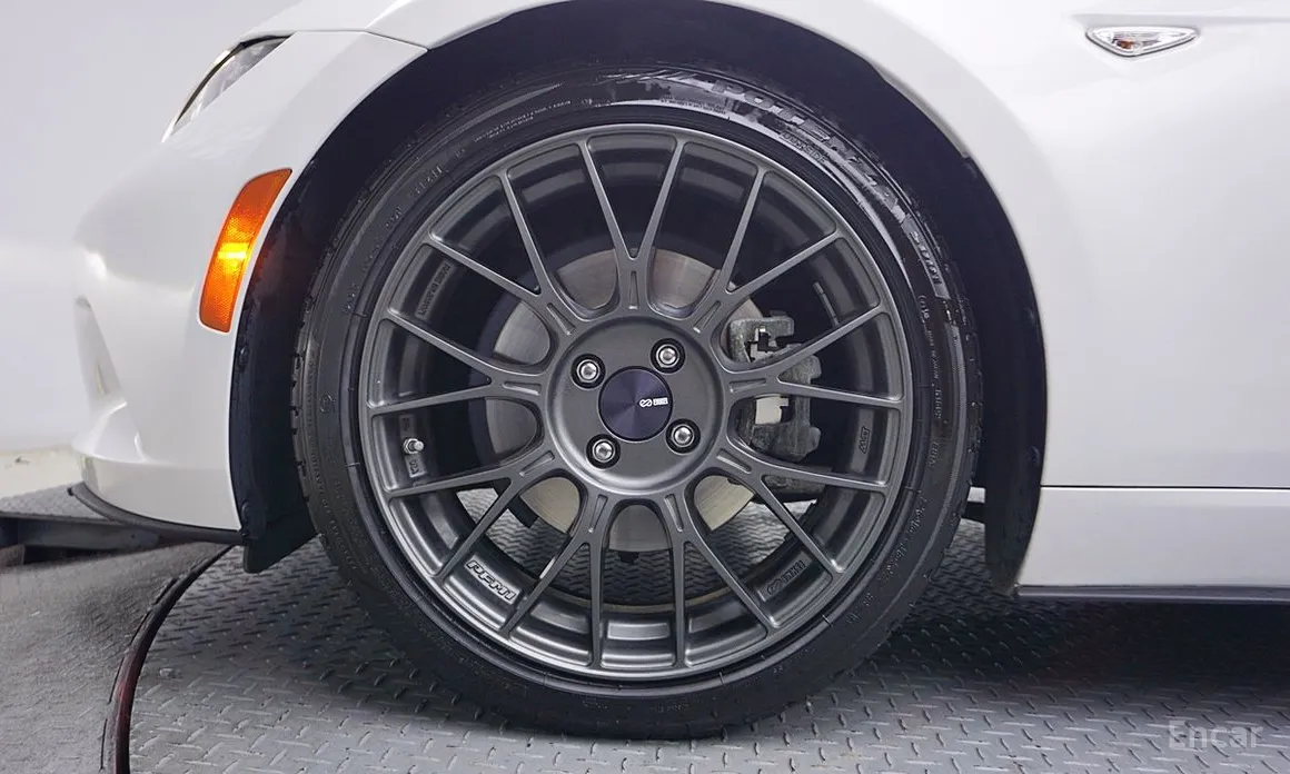 Фото 5 - Mazda MX-5 Miata