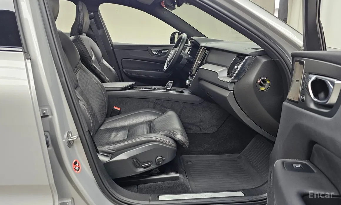 Фото 11 - Volvo XC60