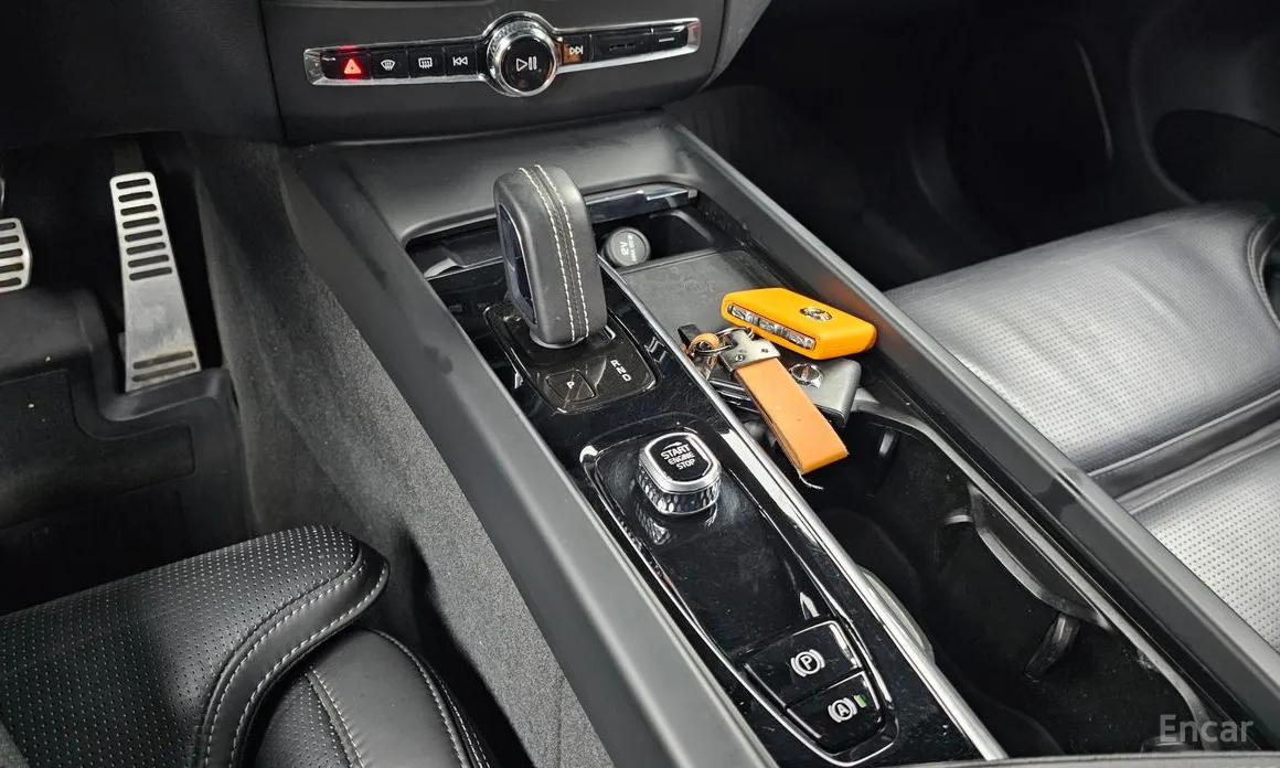 Фото 9 - Volvo XC60