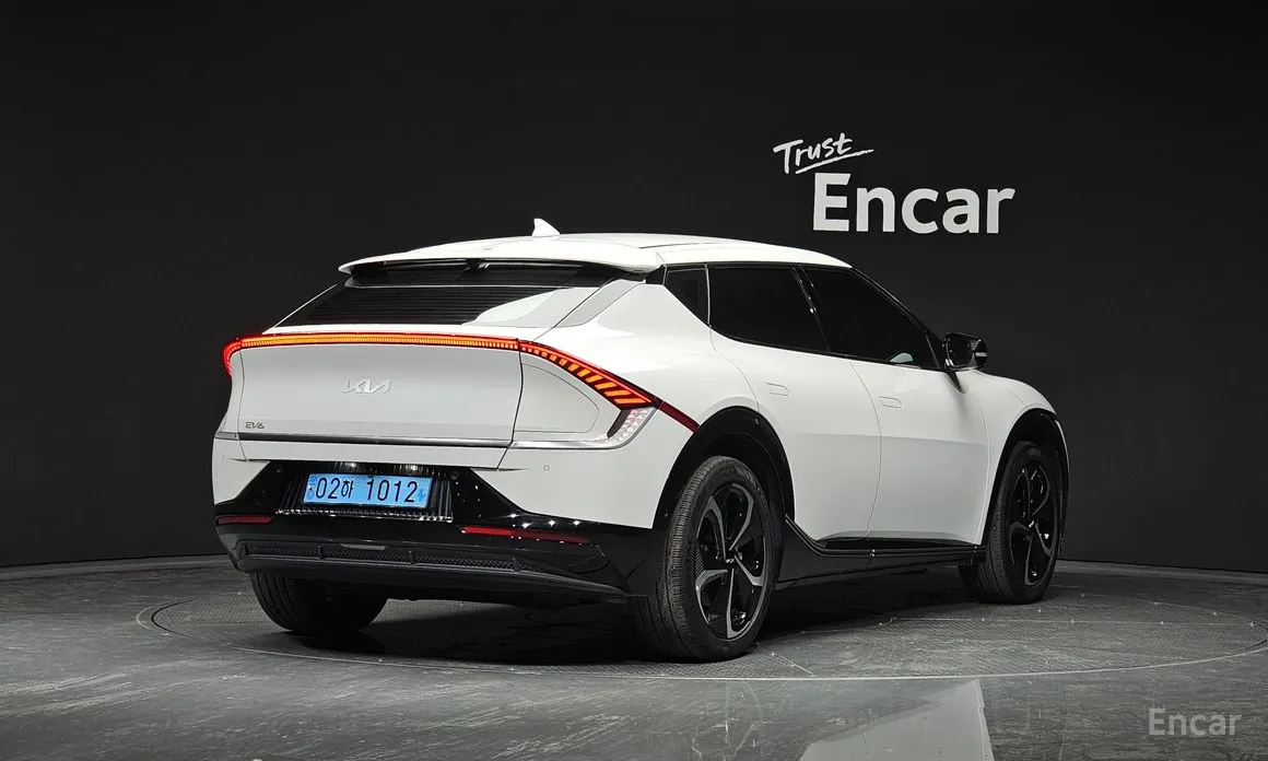 Фото 2 - Kia EV6