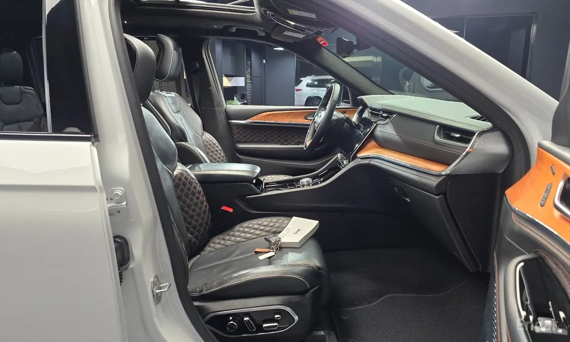 Фото 11 - Jeep Cherokee