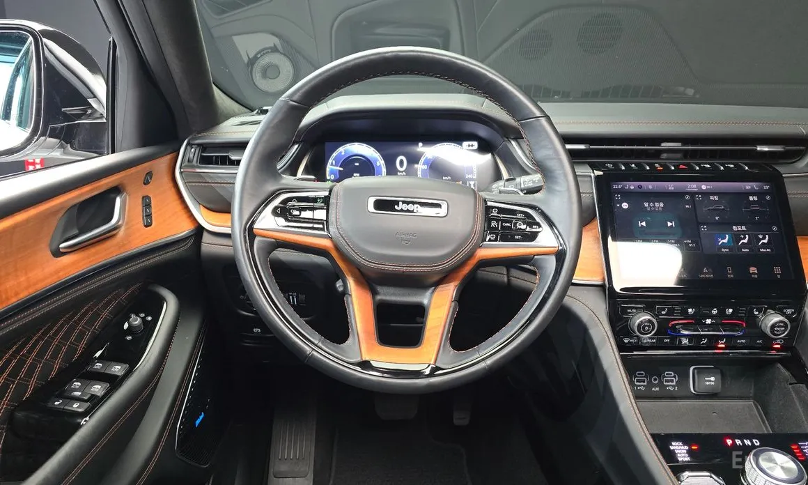 Фото 13 - Jeep Cherokee