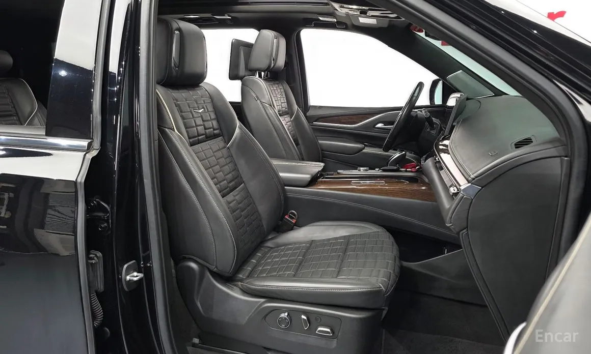 Фото 10 - Cadillac Escalade