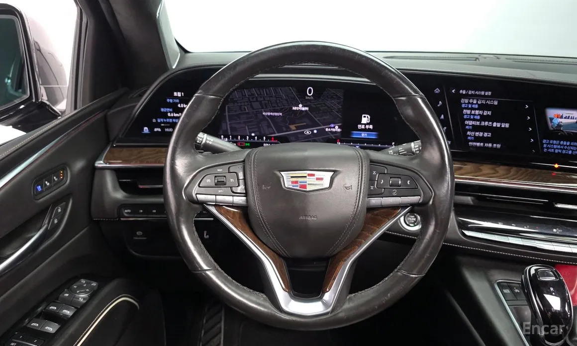 Фото 13 - Cadillac Escalade