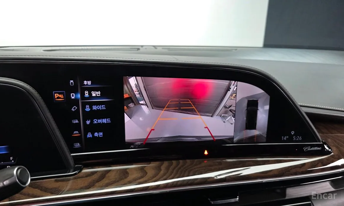 Фото 14 - Cadillac Escalade