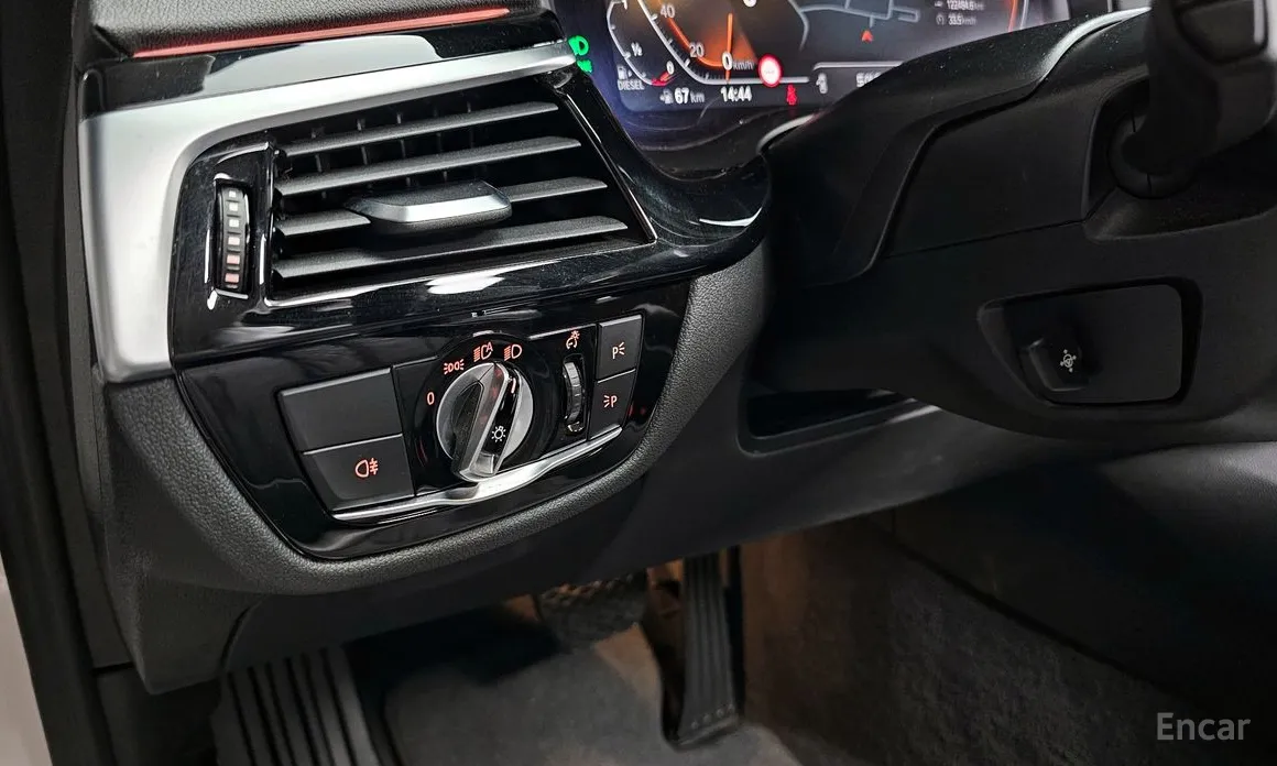 Photo 14 - BMW 5 Series