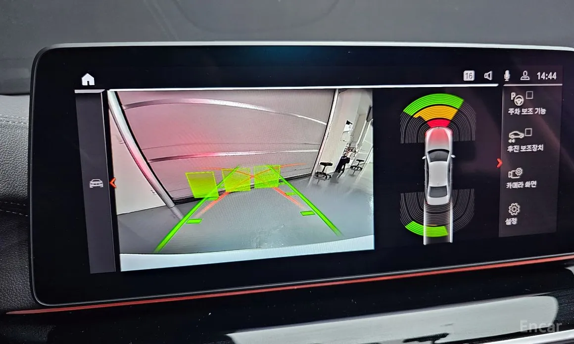 Photo 15 - BMW 5 Series