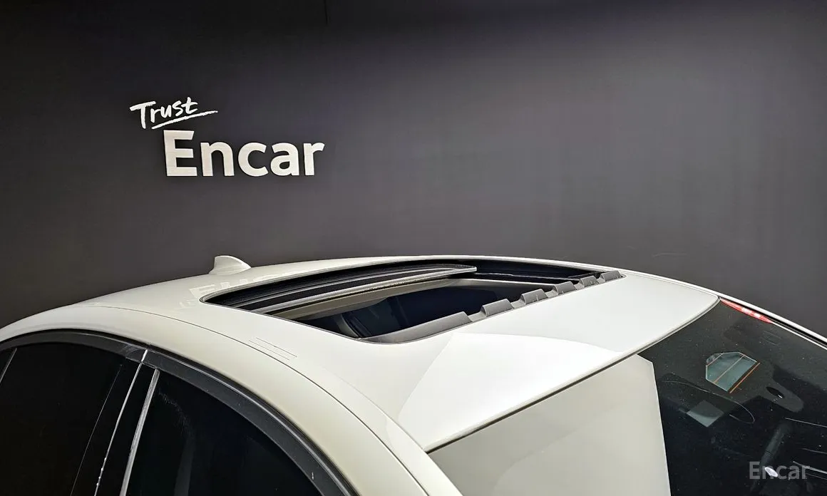 Photo 19 - BMW 5 Series