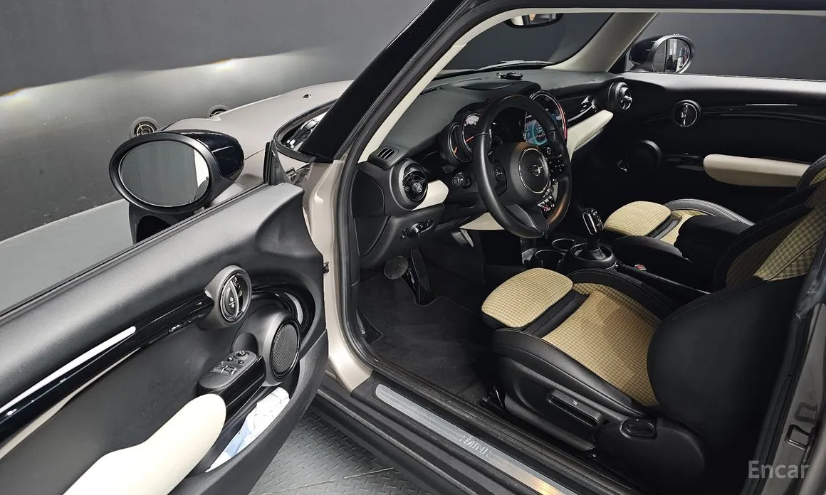 Фото 11 - Mini Cooper