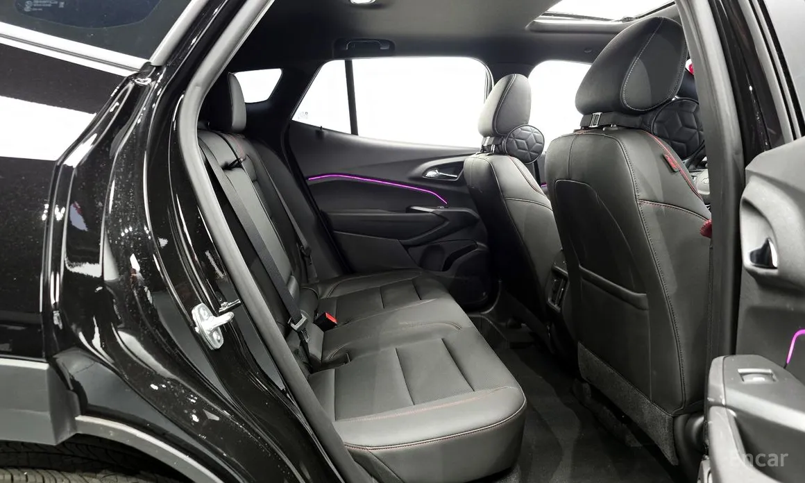 Photo 12 - Chevrolet Trax