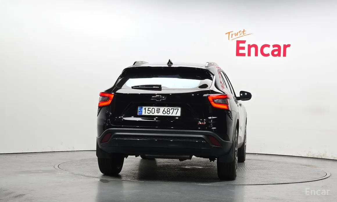 Photo 4 - Chevrolet Trax