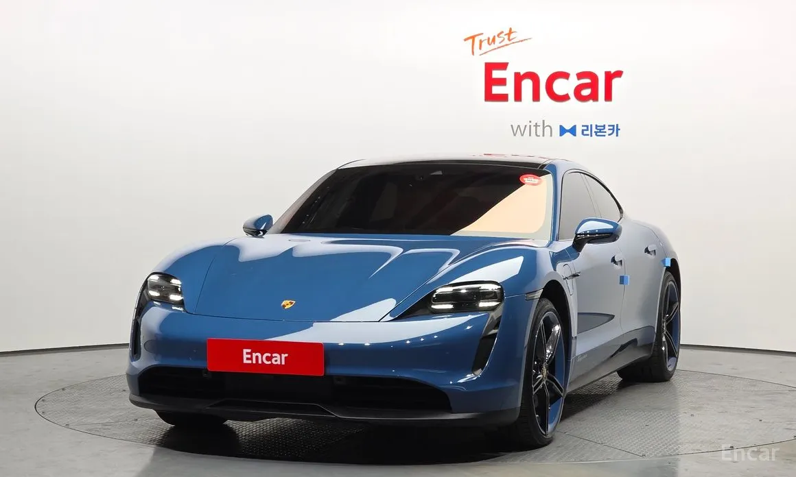 Фото 1 - Porsche Taycan