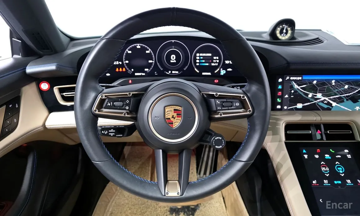Фото 13 - Porsche Taycan