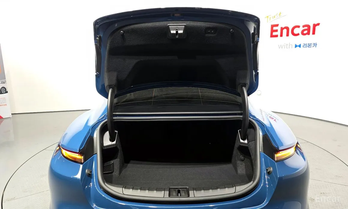 Фото 20 - Porsche Taycan