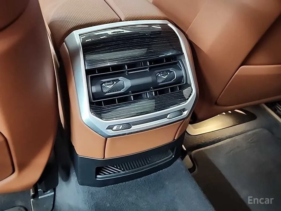 Фото 13 - BMW 7 Series