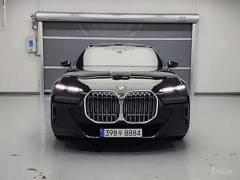 Фото 2 - BMW 7 Series