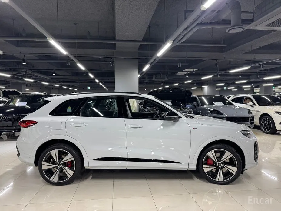 Фото 2 - Audi Q5