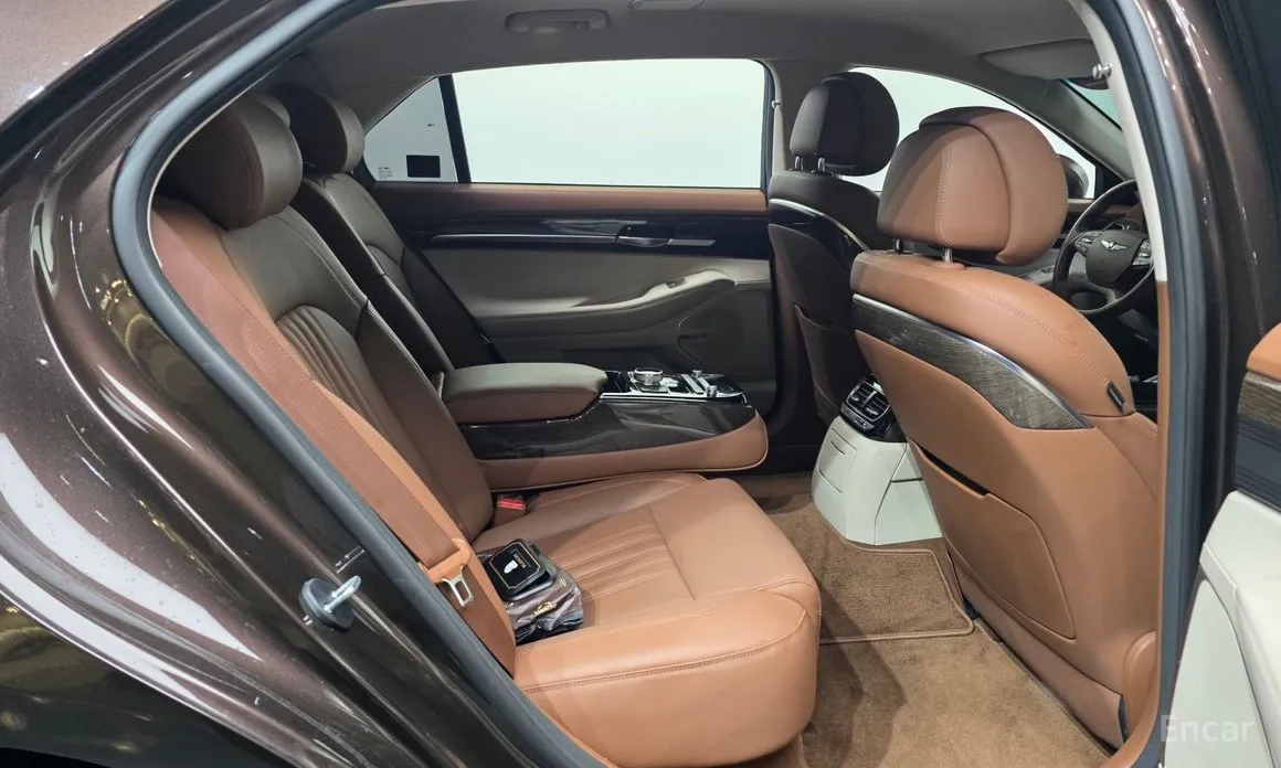 Фото 12 - Genesis G90