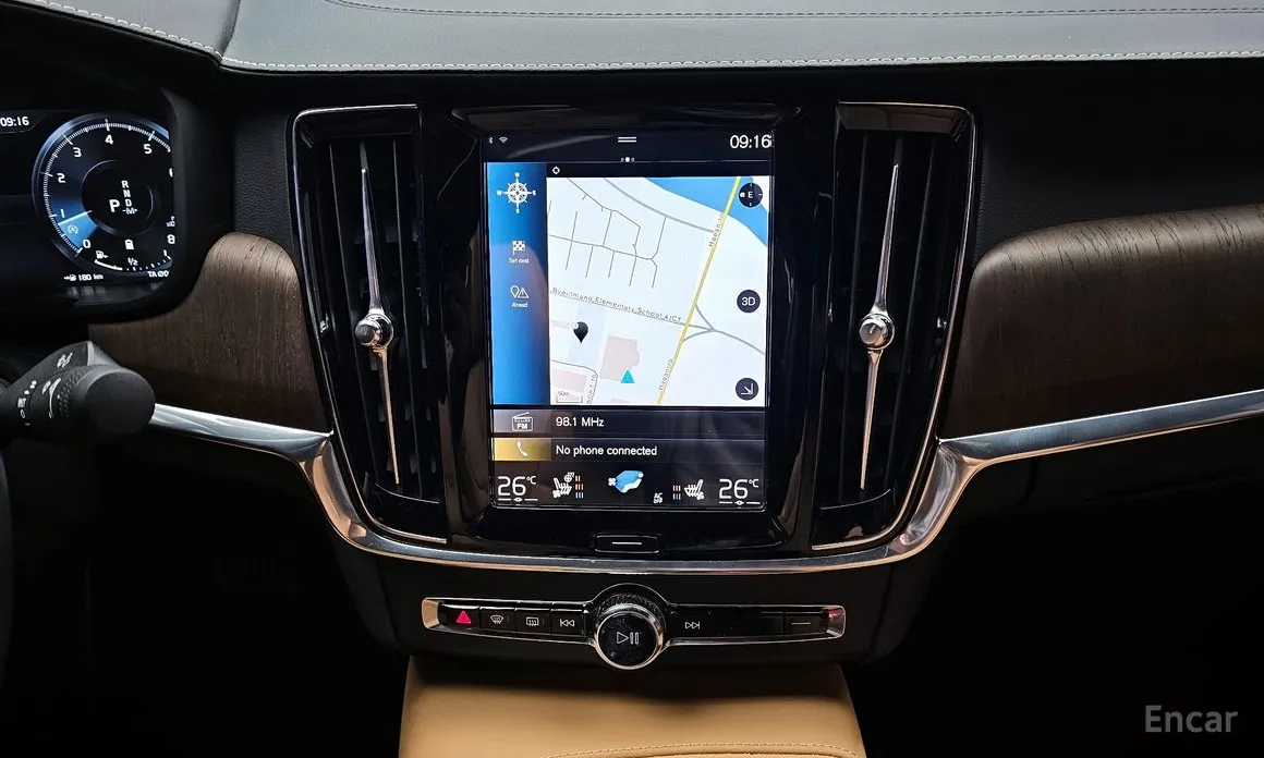 Photo 15 - Volvo S90