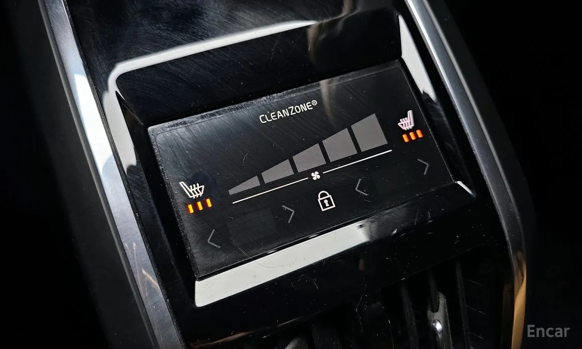 Photo 17 - Volvo S90