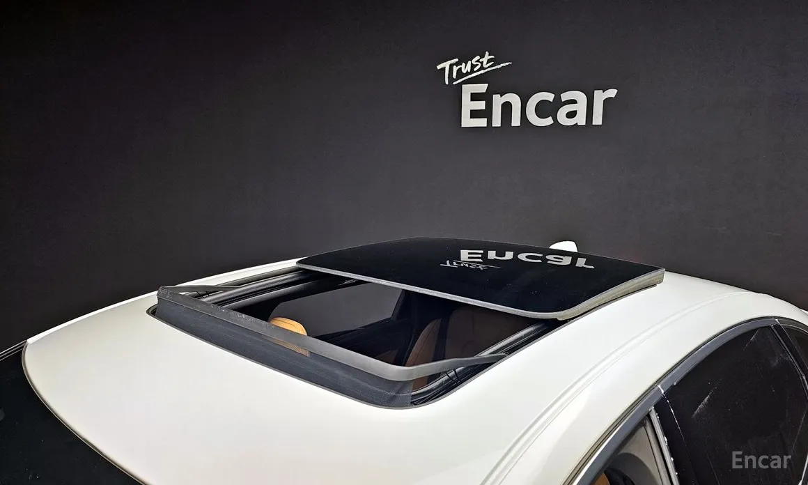 Photo 19 - Volvo S90