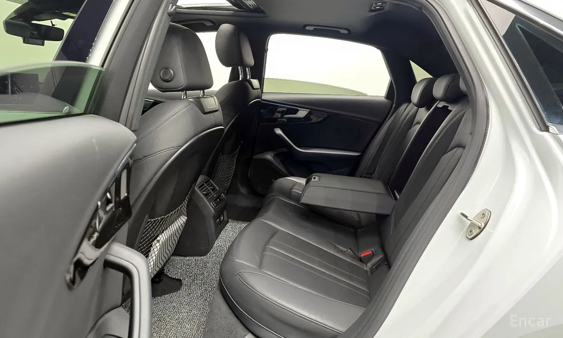 Фото 12 - Audi A4