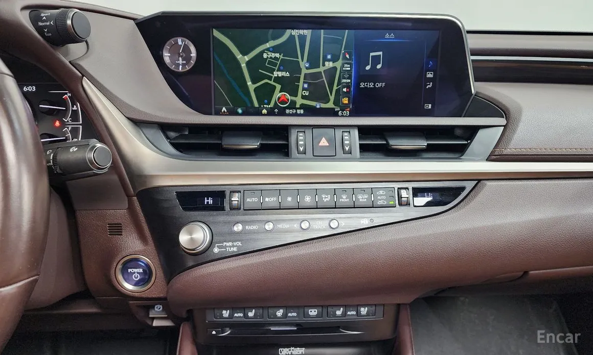 Фото 14 - Lexus ES