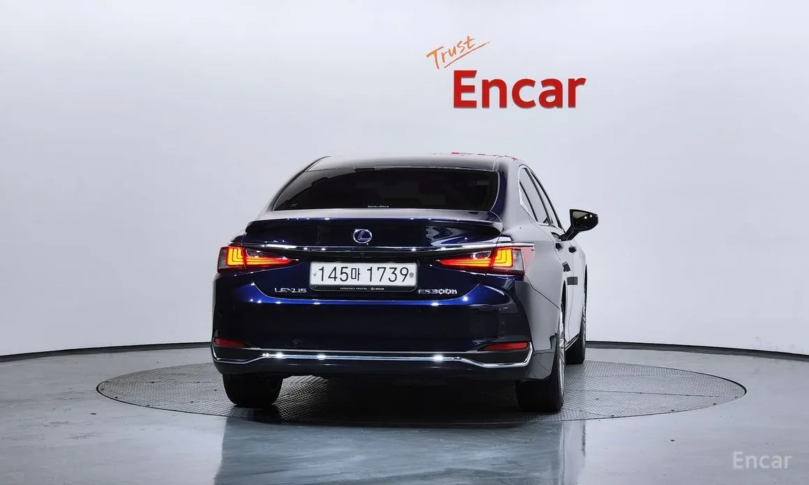 Фото 4 - Lexus ES