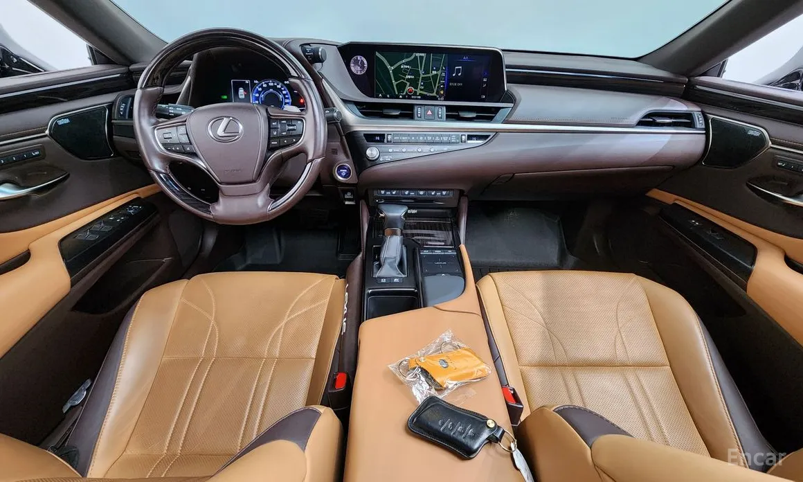 Фото 7 - Lexus ES