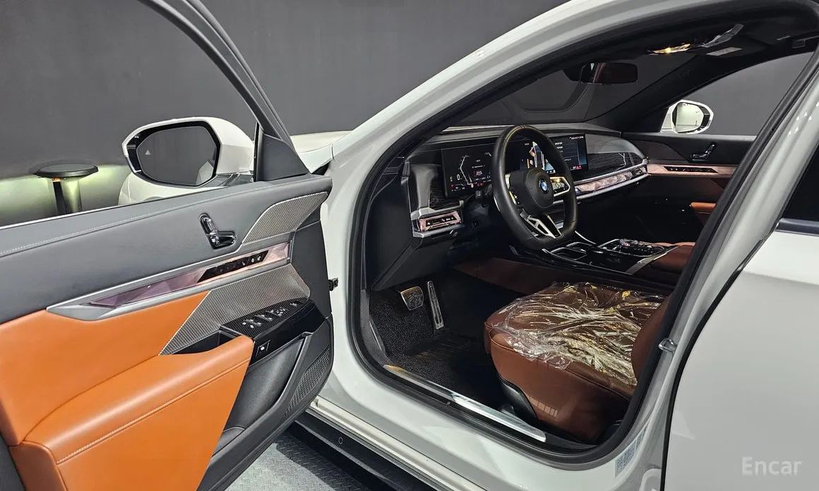 Фото 10 - BMW 7 Series