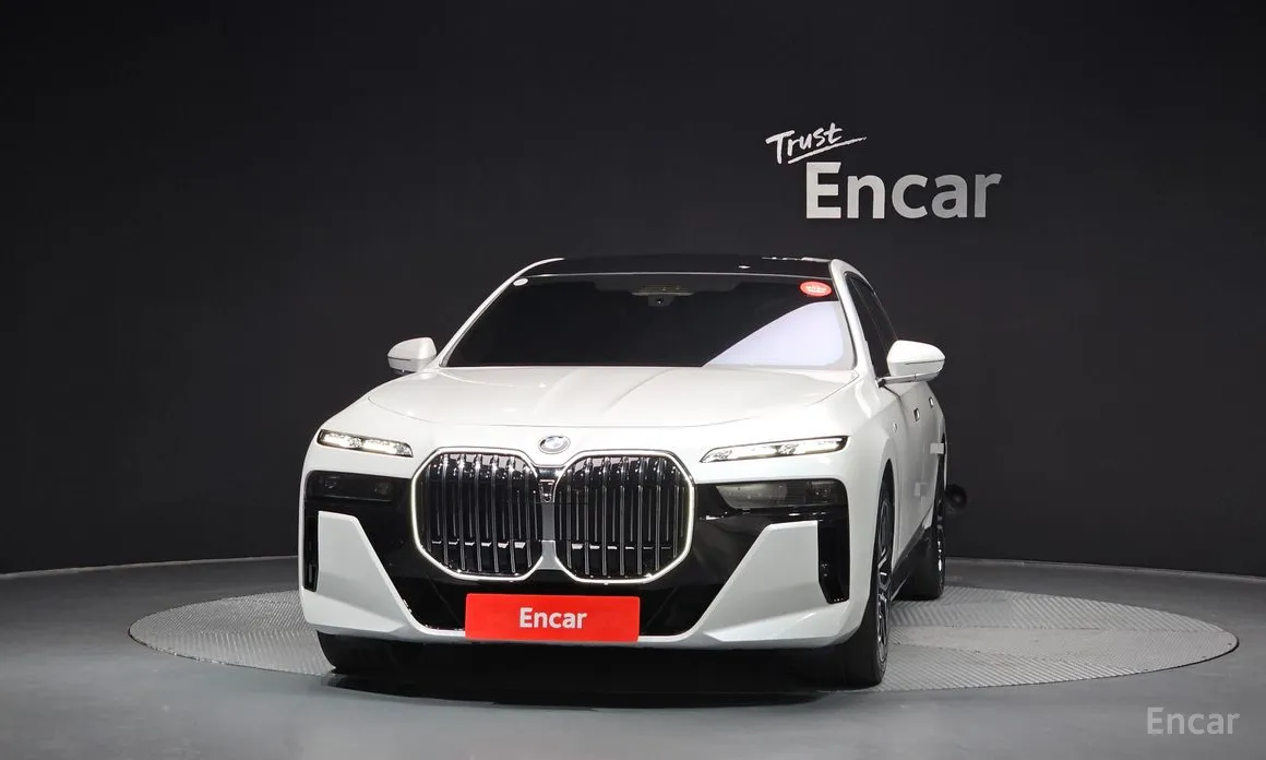 Фото 3 - BMW 7 Series