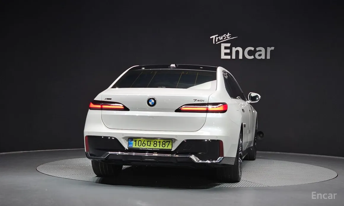 Фото 4 - BMW 7 Series