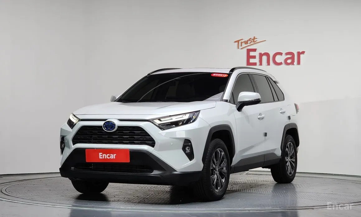 Фото 11 - Toyota RAV4