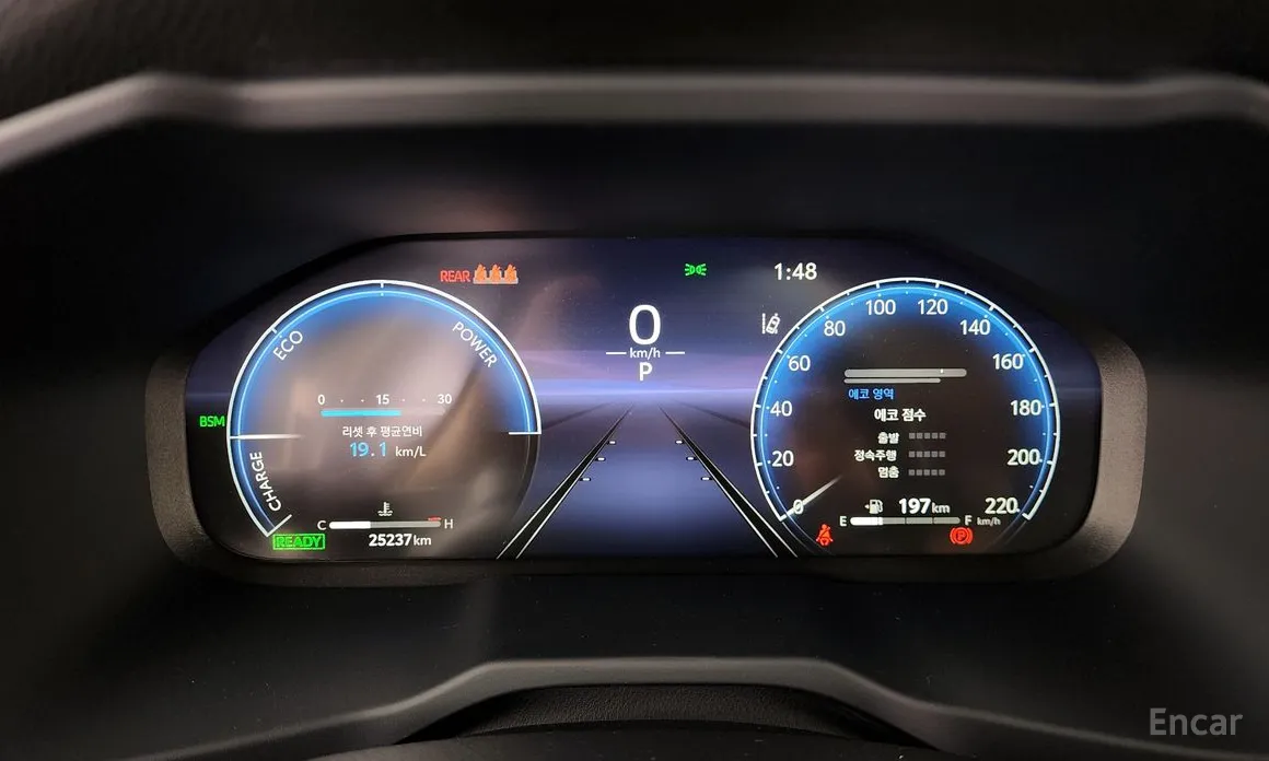 Фото 8 - Toyota RAV4