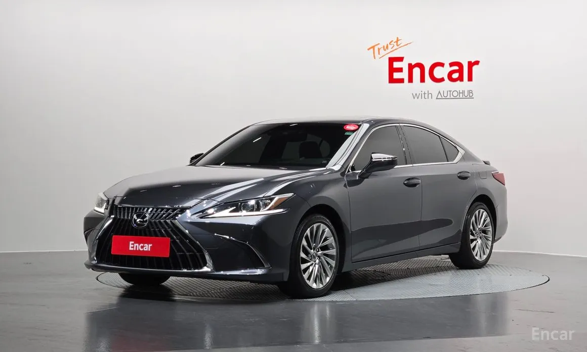 Фото 1 - Lexus ES