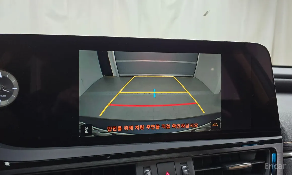 Фото 15 - Lexus ES