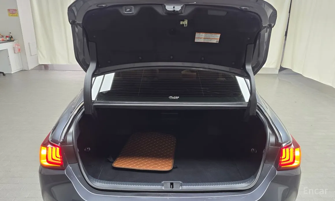 Фото 20 - Lexus ES