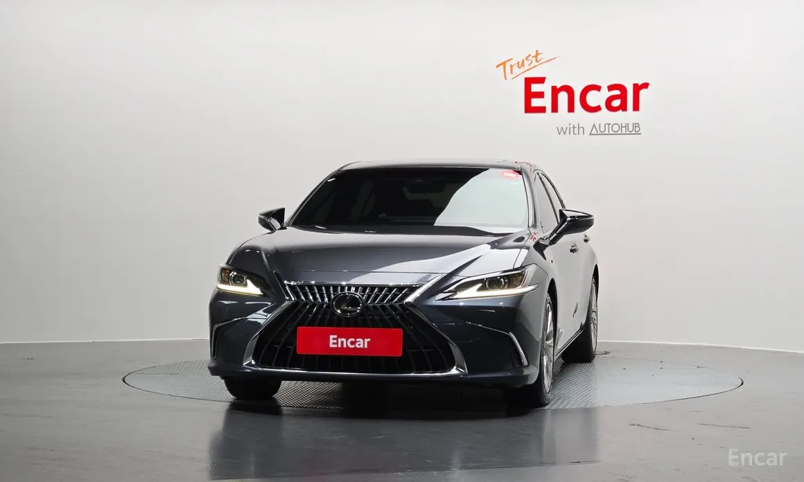 Фото 3 - Lexus ES