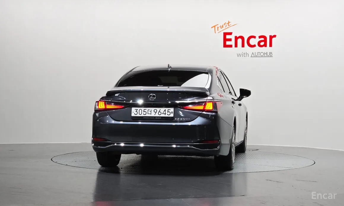 Фото 4 - Lexus ES