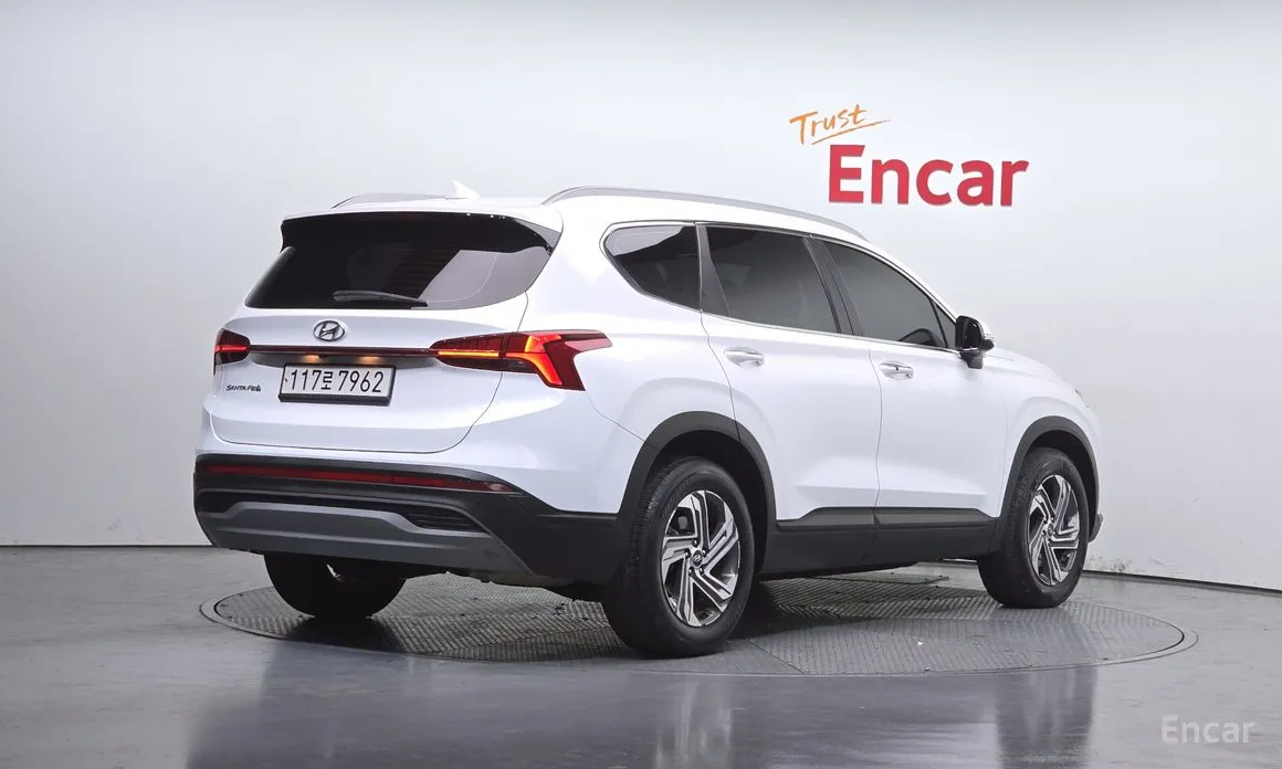Фото 2 - Hyundai Santa Fe