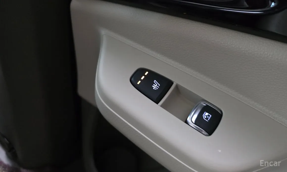 Photo 18 - Kia Carnival