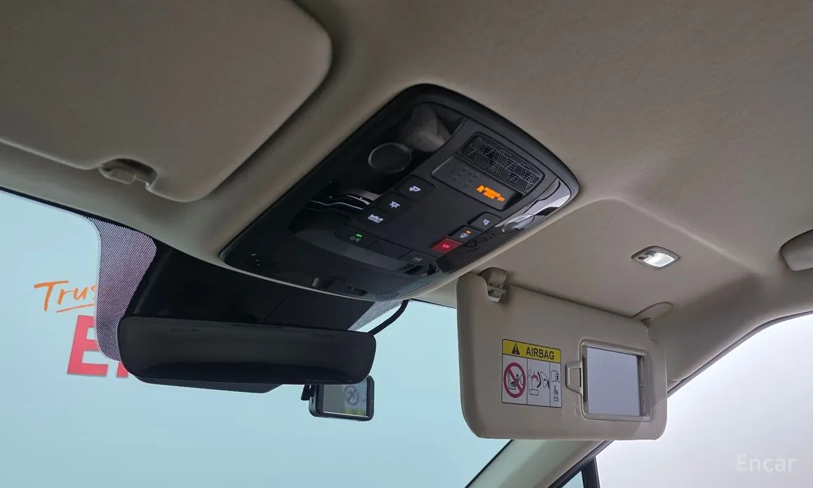 Photo 19 - Kia Carnival