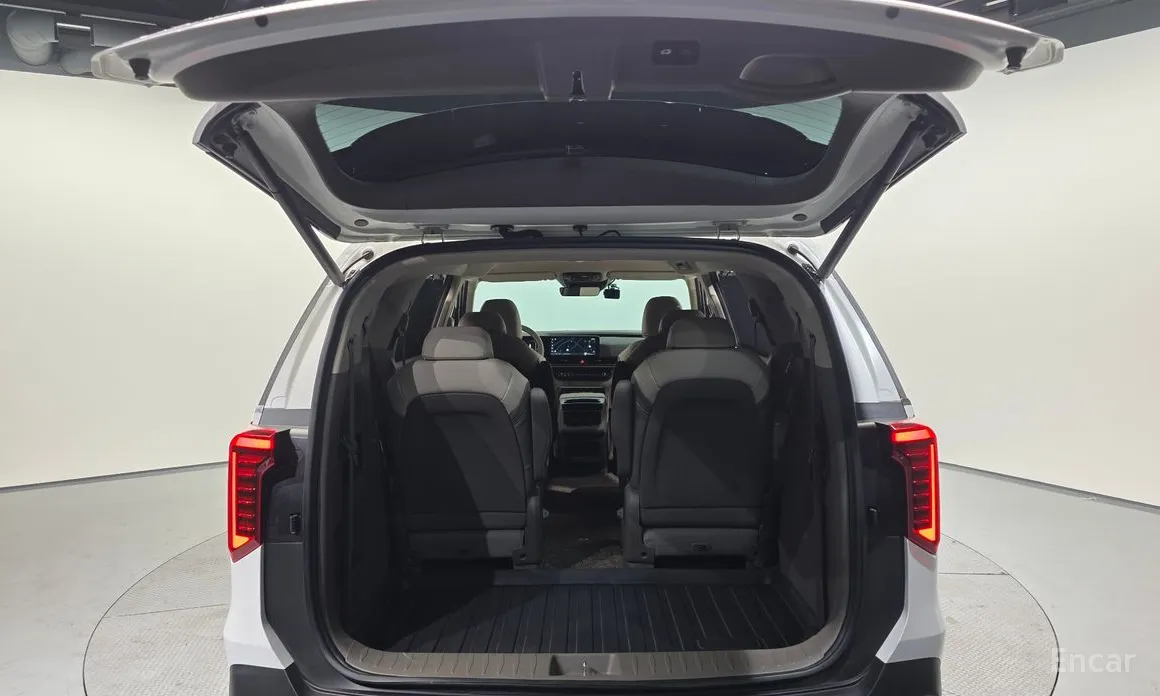 Photo 20 - Kia Carnival