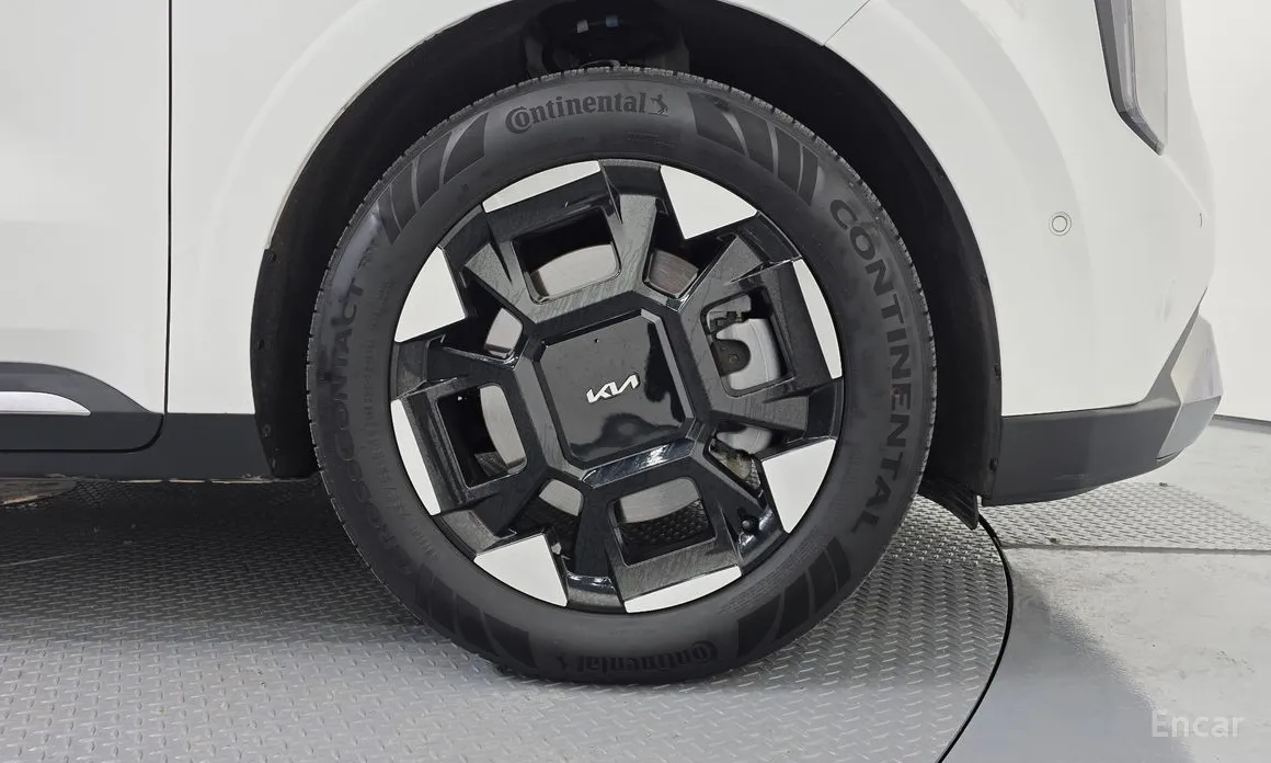 Photo 5 - Kia Carnival