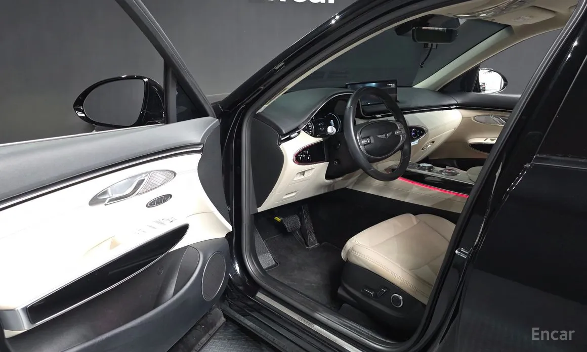 Фото 10 - Genesis GV70