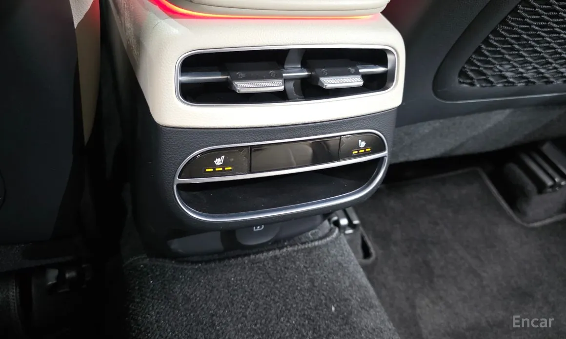 Фото 19 - Genesis GV70