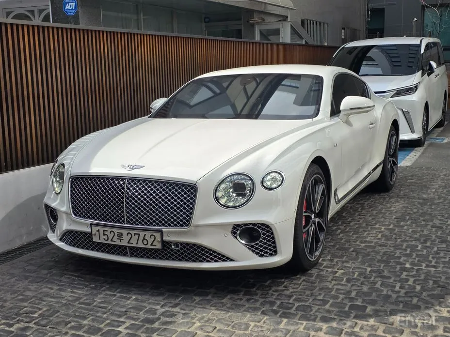 Фото 3 - Bentley Continental GT